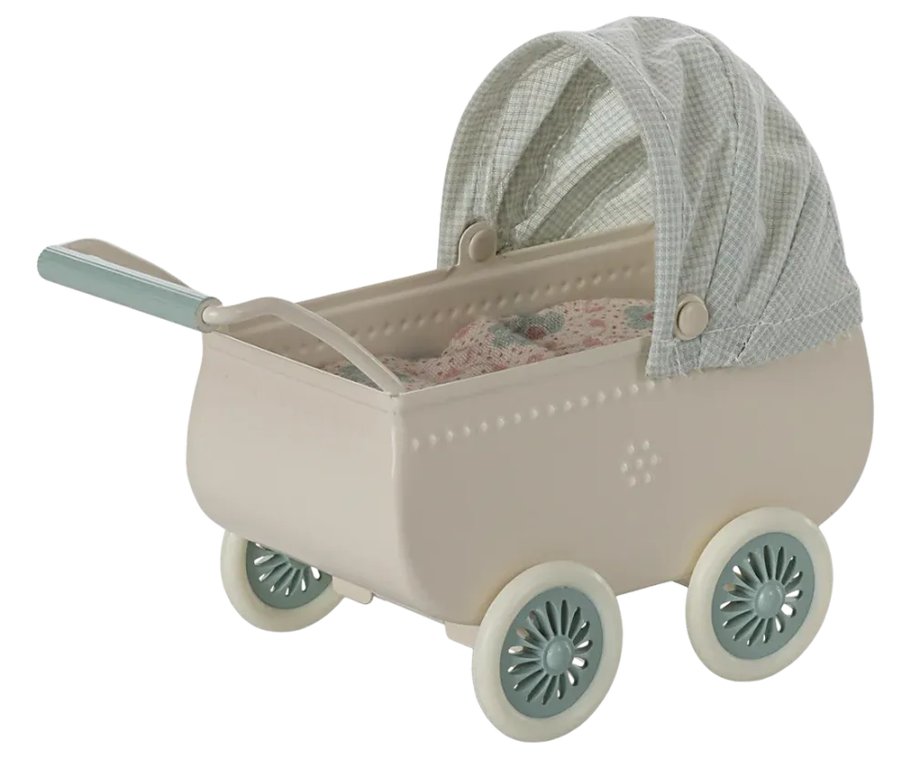 Maileg Детска количка с бебе мишка, Mint