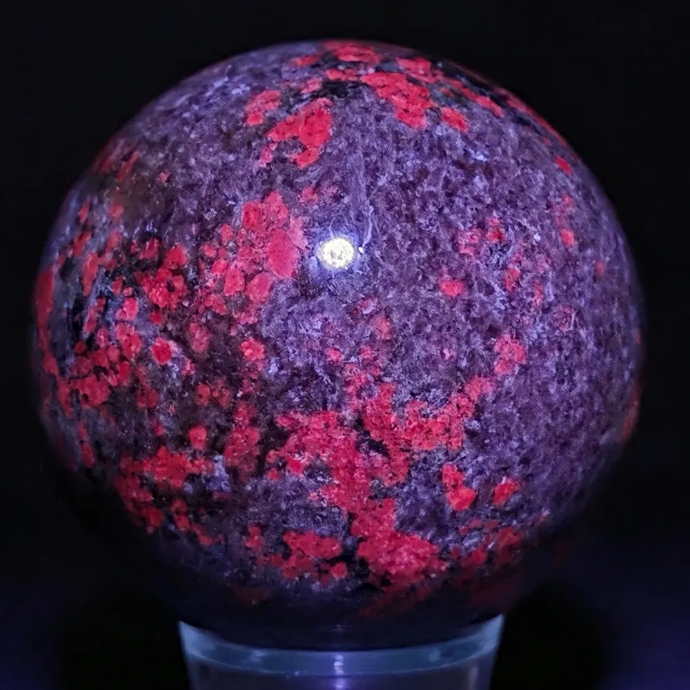 Рубинова сфера във фуксит с кианит | Модел M4