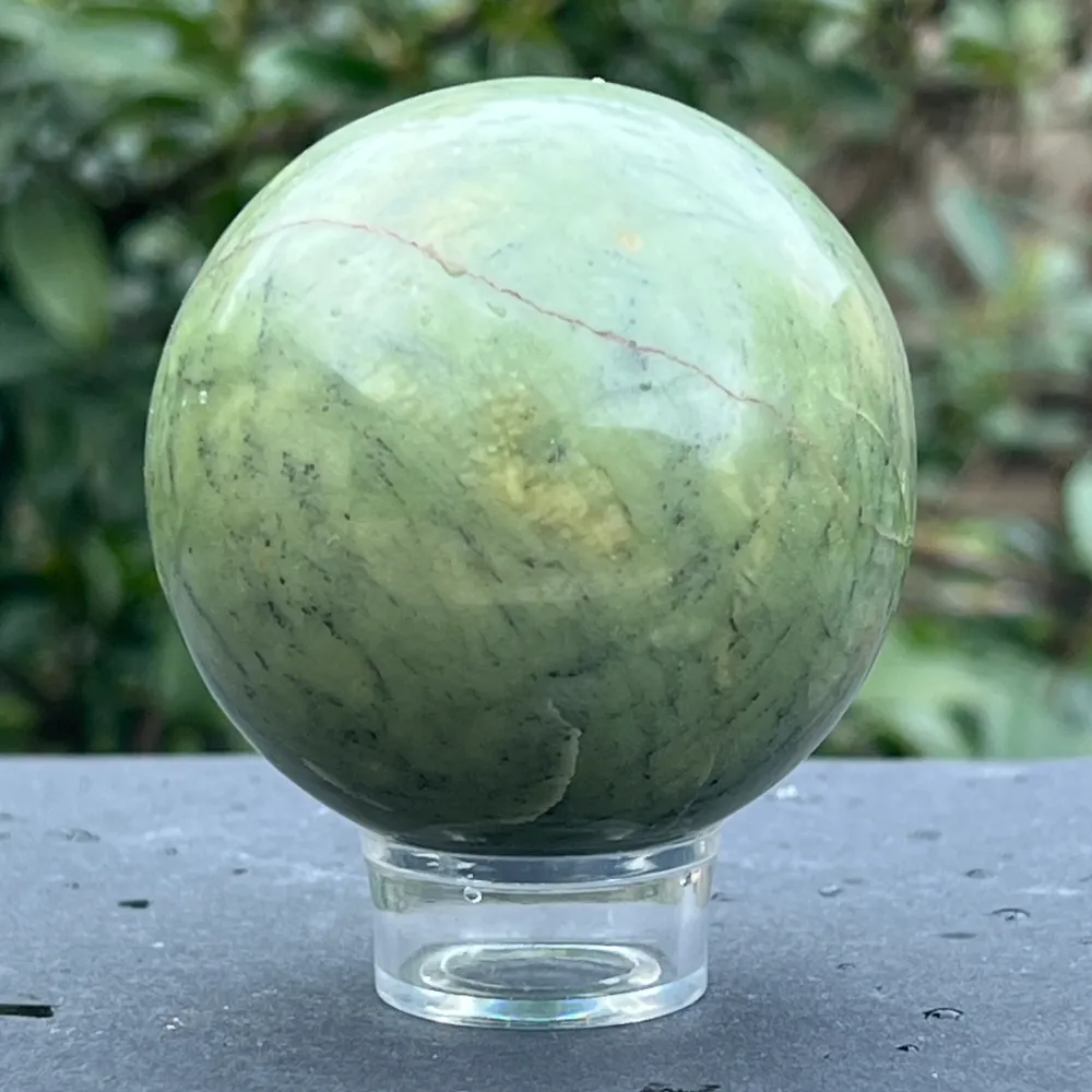 Зелена нефритена сфера от Пакистан, модел 3