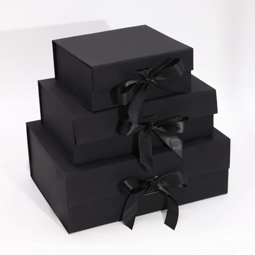 Подаръчна кутия плосък пакет изключително голяма 33x25x12cm черна