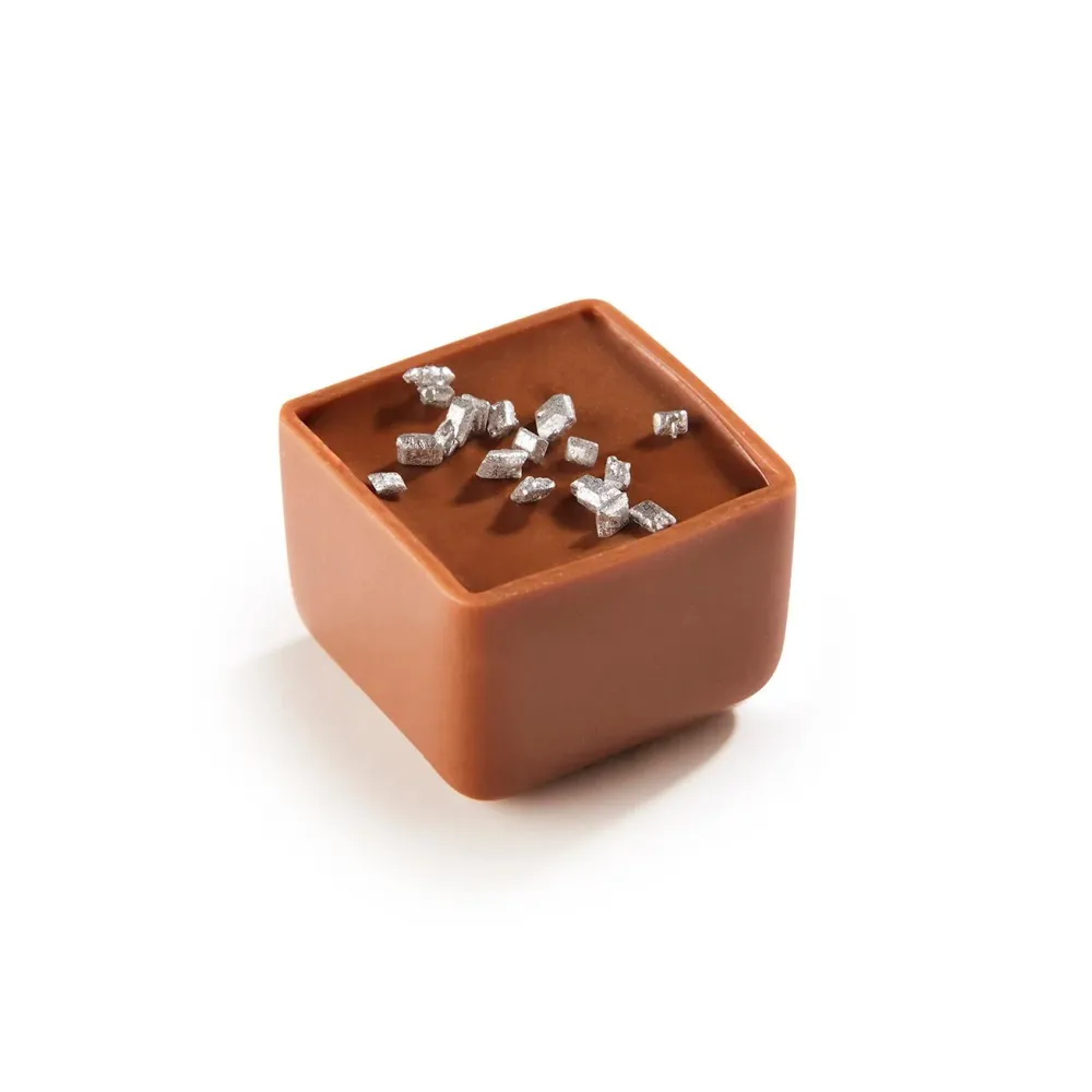 Belgian Chocolatier Finesse бонбона от млечен шоколад с лешници 1 брой