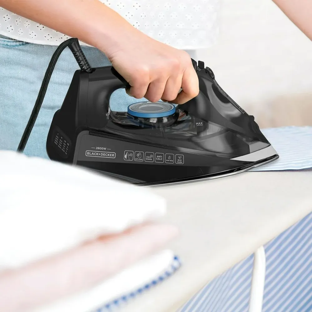 Парна ютия Black & Decker BXIR2805E 2800 W