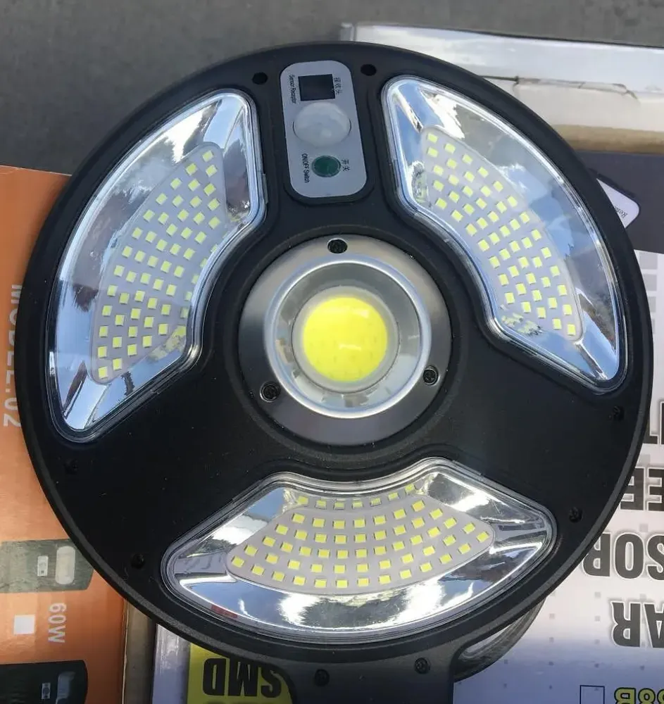 Соларно захранвана COB 150 LED лампа 2 бр