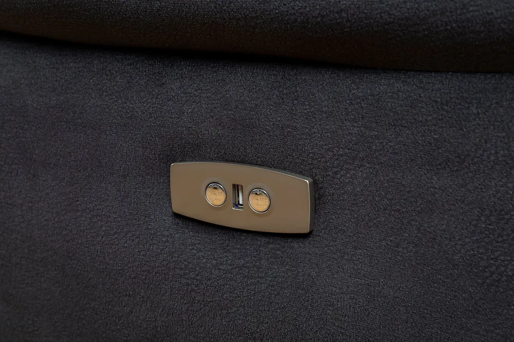 Триместен диван «Pristine» с електрически релакс механизъм, USB зарядна станция, ширина 290см