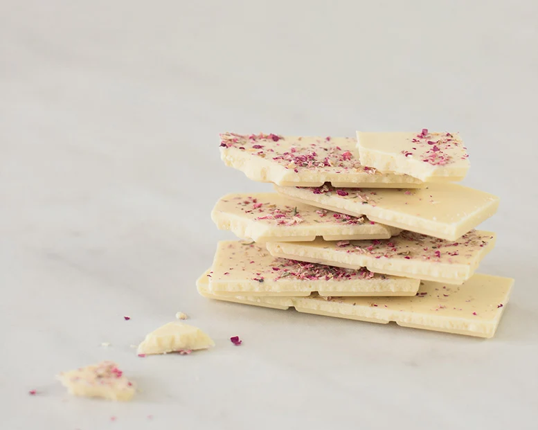 Rosey's Mark Бял шоколад с рози 52гр